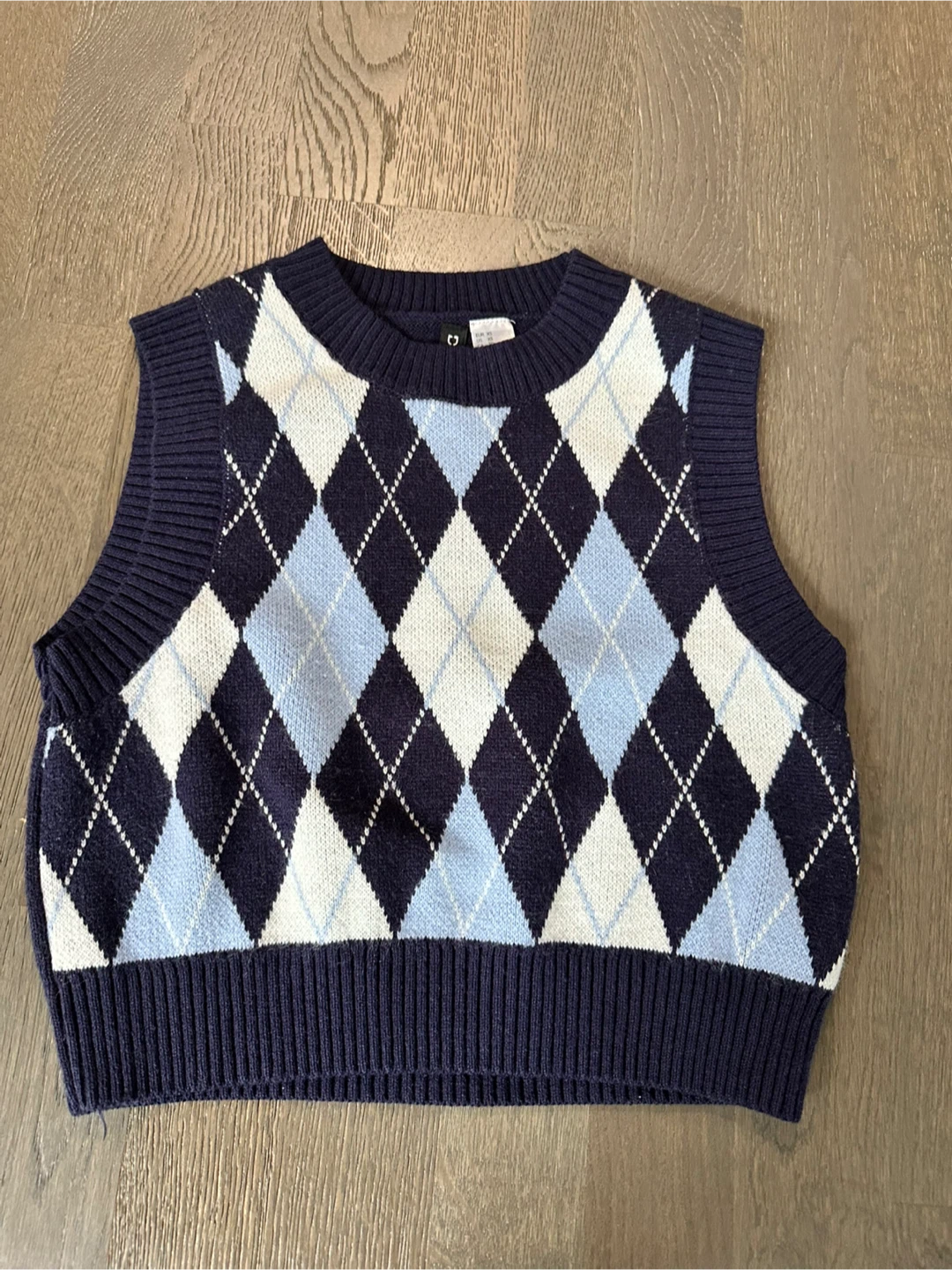 🦋H&M Argyle Sweater Vest