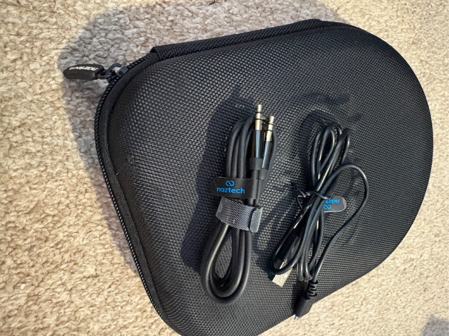 Naztech Wireless Noise Cancelling Headphones with Case - photo 3