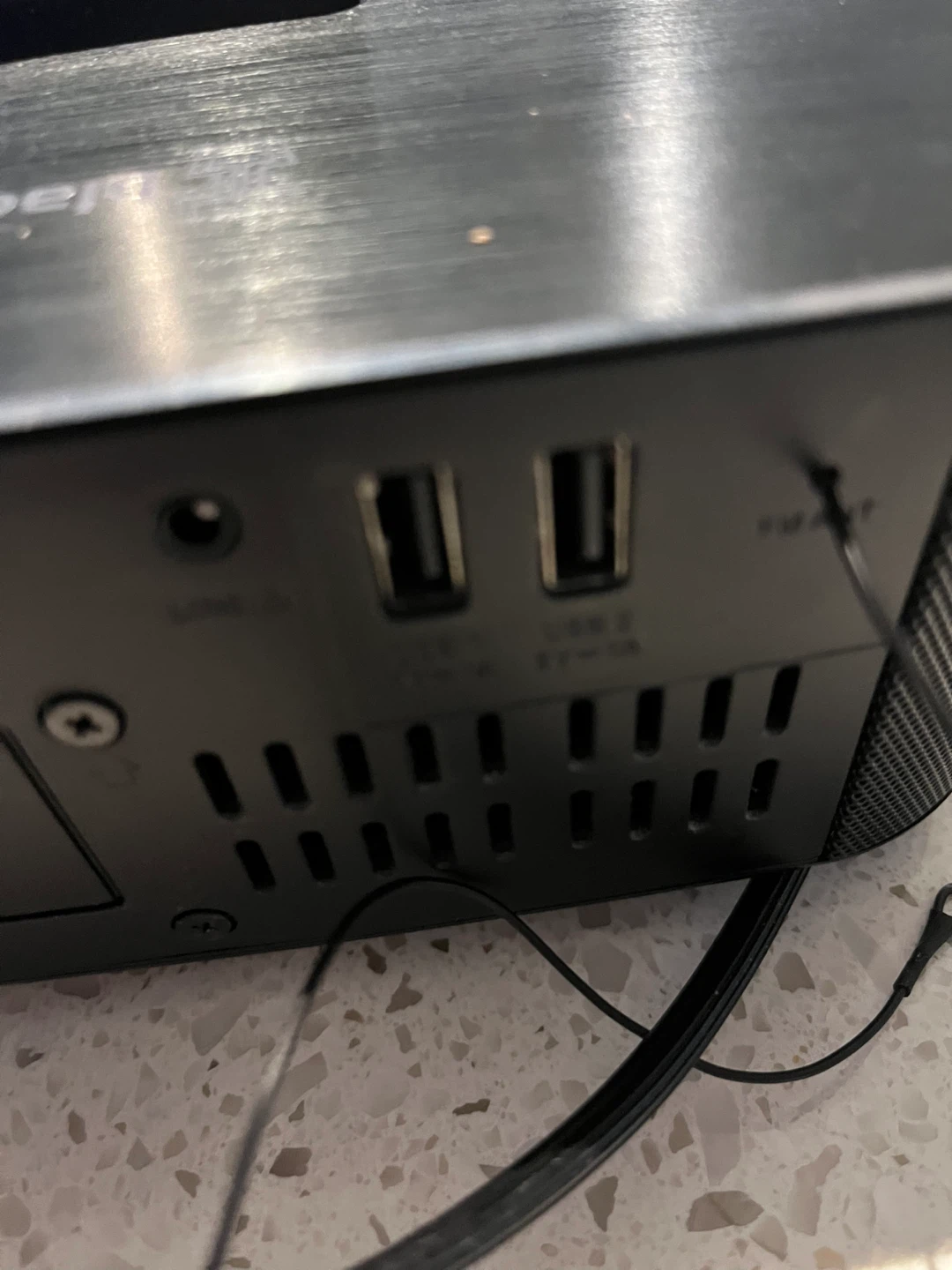 Blackweb Clock Radio with Bluetooth and Remote - photo 4