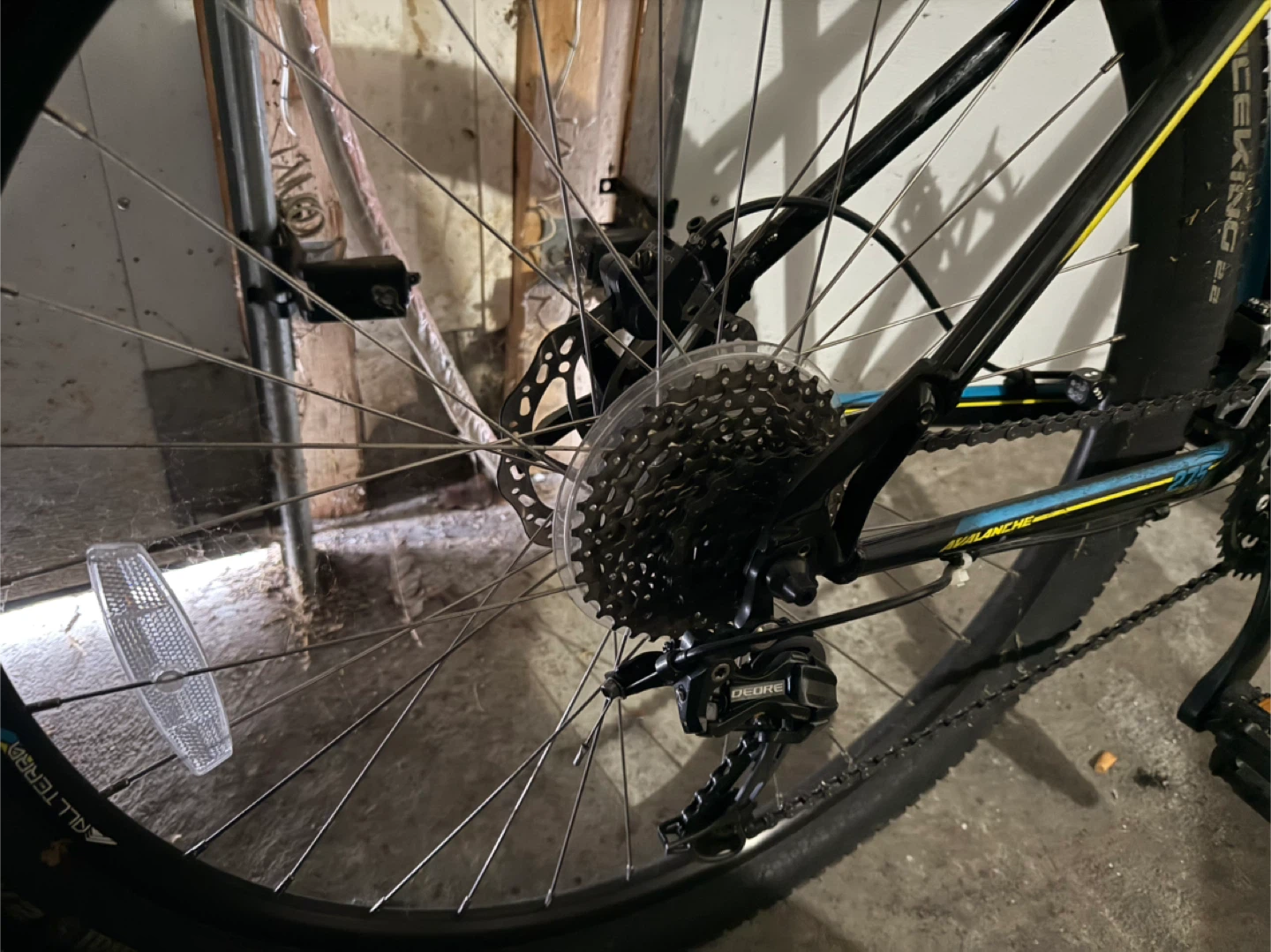 GT Avalanche Mountain Bike - photo 2
