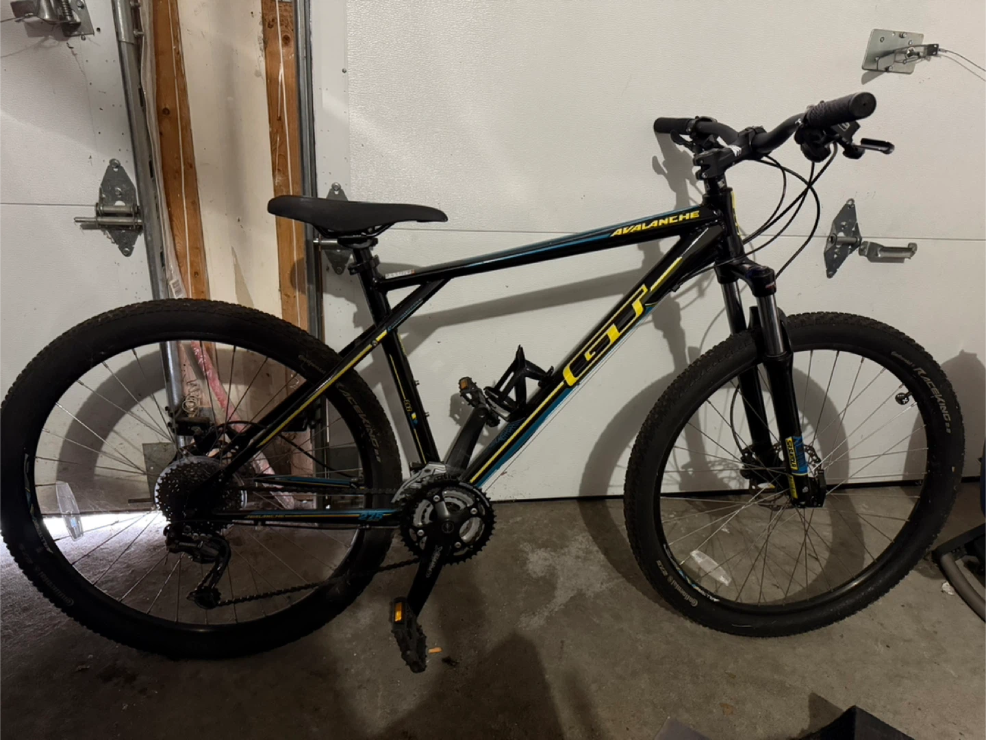 GT Avalanche Mountain Bike