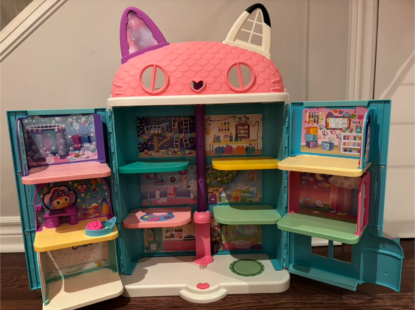Gabby’s Dollhouse with Rooms - photo 2