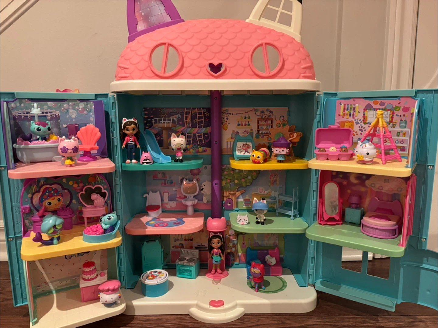 Gabby’s Dollhouse with Rooms - photo 3