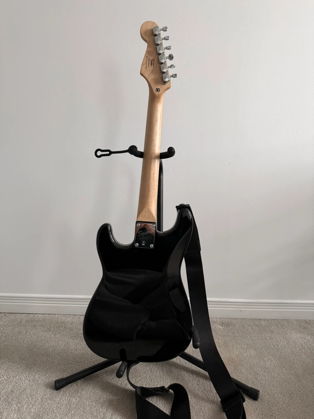 Squier Stratocaster Electric Guitar - Black - photo 2