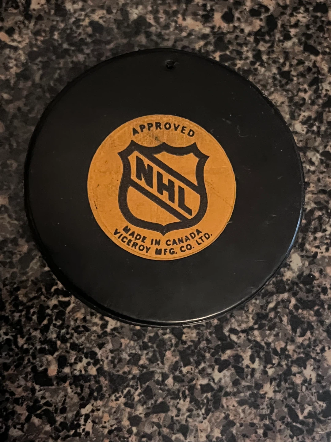 Vintage NHL Hockey Puck - Vancouver Canucks - photo 2