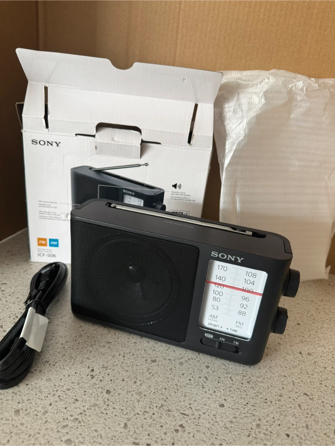 Sony ICF-506 AM/FM Portable Radio - photo 3