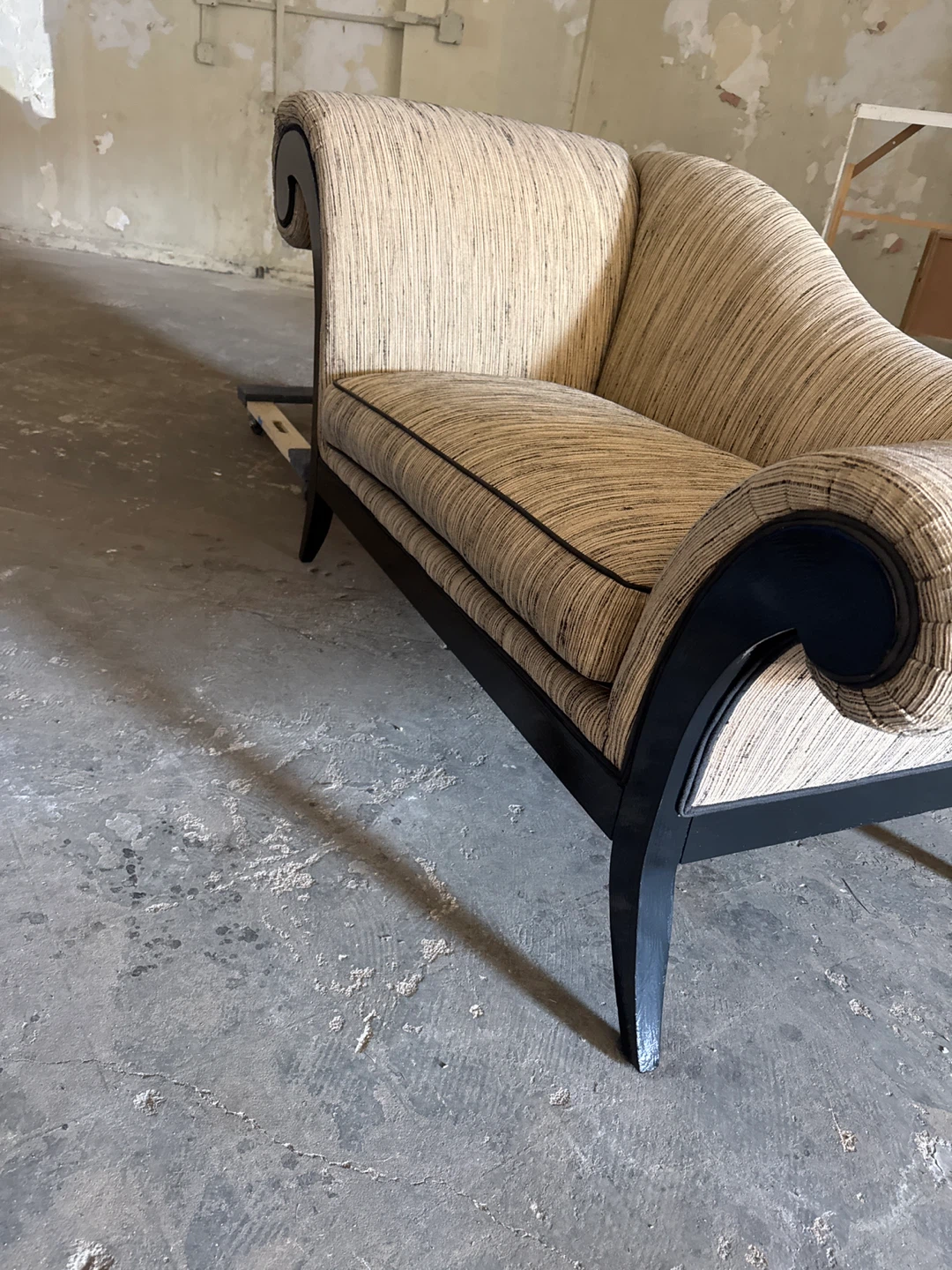Striped Chaise Lounge Sofa - photo 4