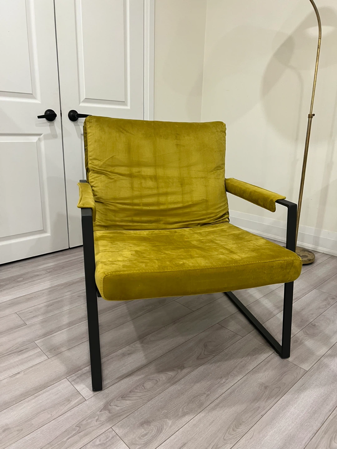 Modern Accent Chair - Chartreuse Velvet - photo 2