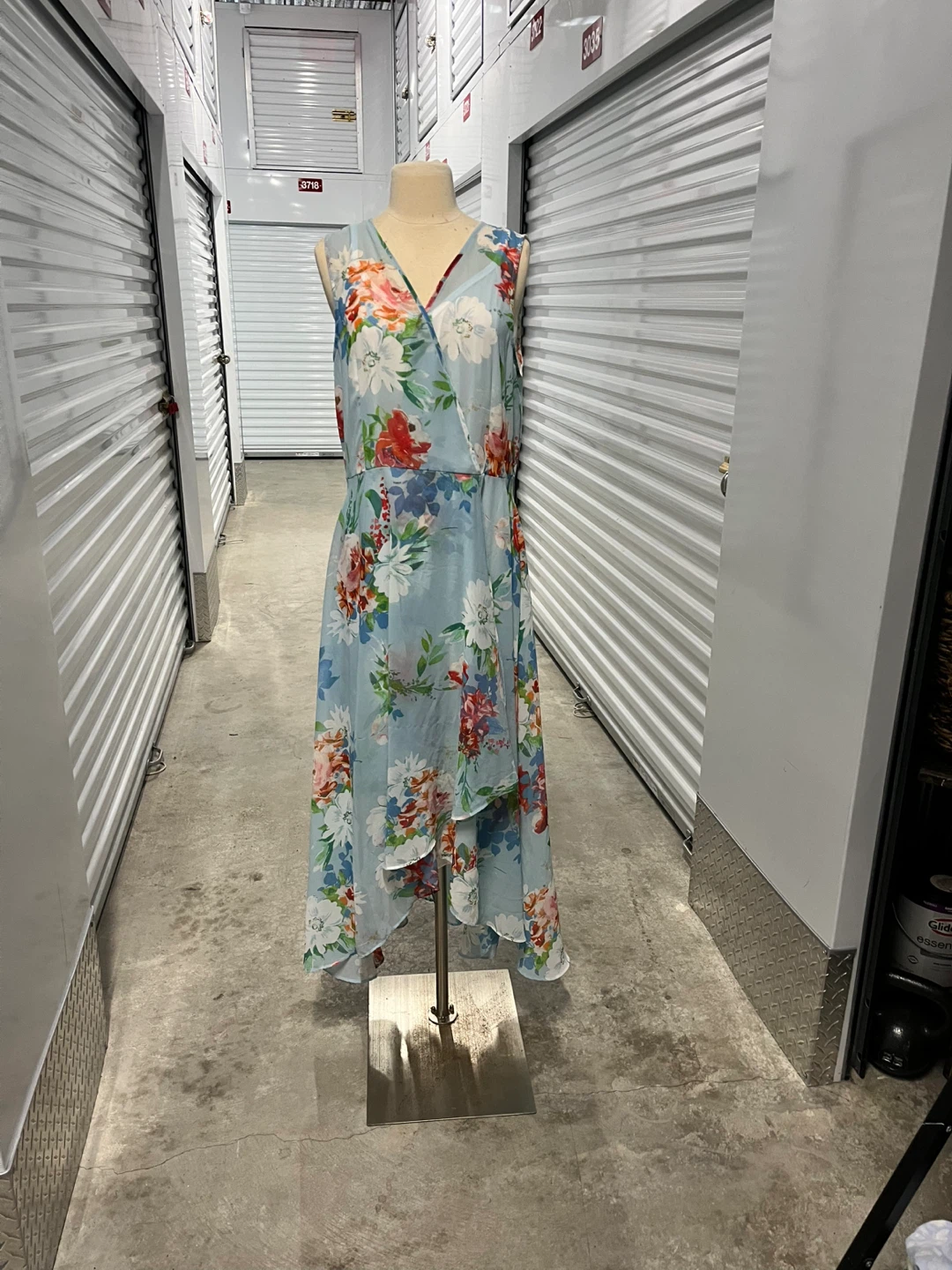 Female Clothing - $3 - photo 4