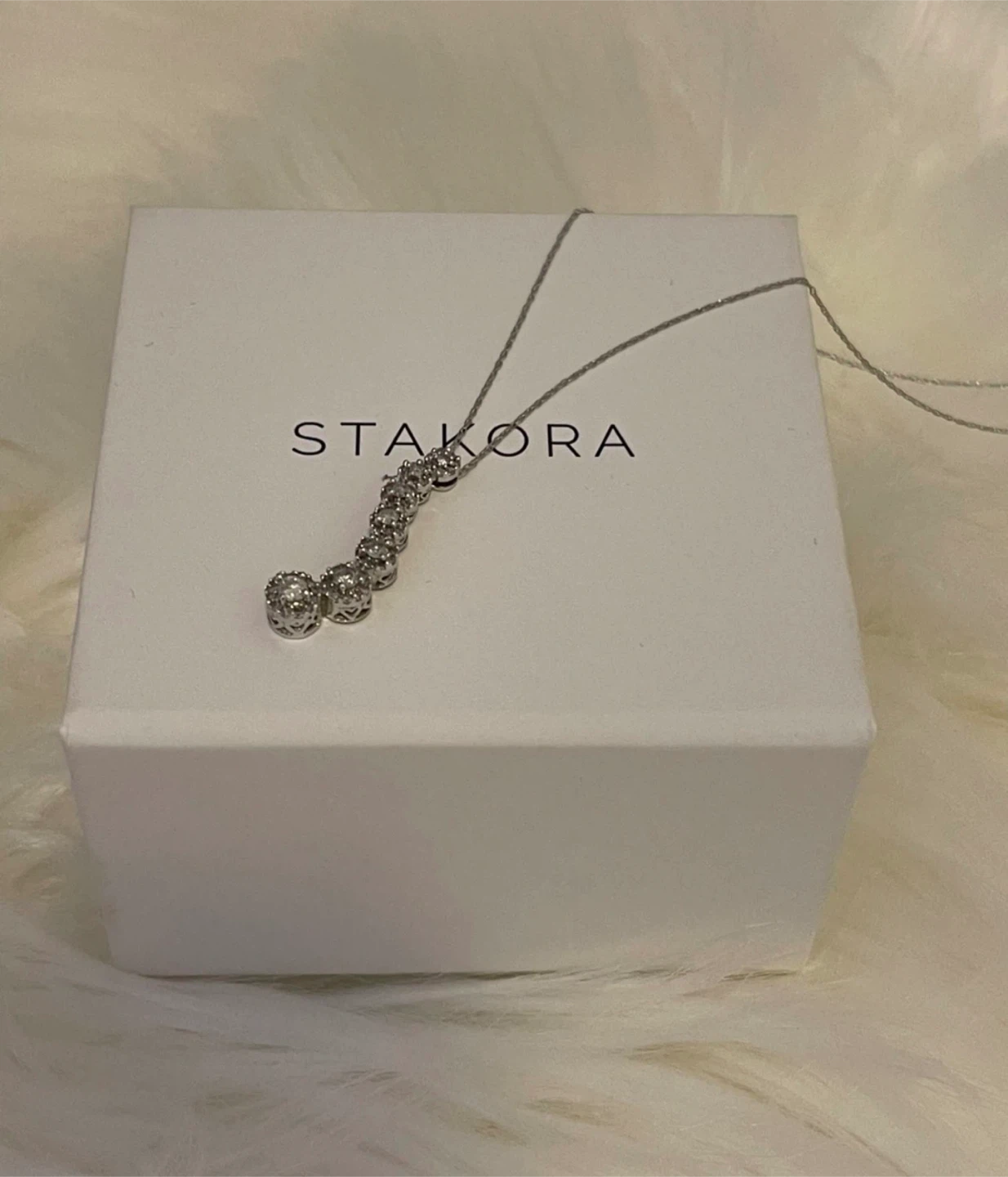 VINTAGE 10kt white gold  Diamond .50ctw  Journey