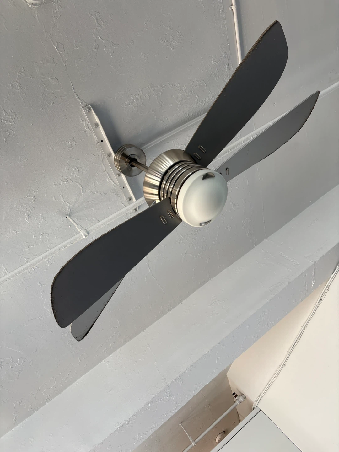 2 fans/ Four blade Ceiling Fan with Light - photo 2