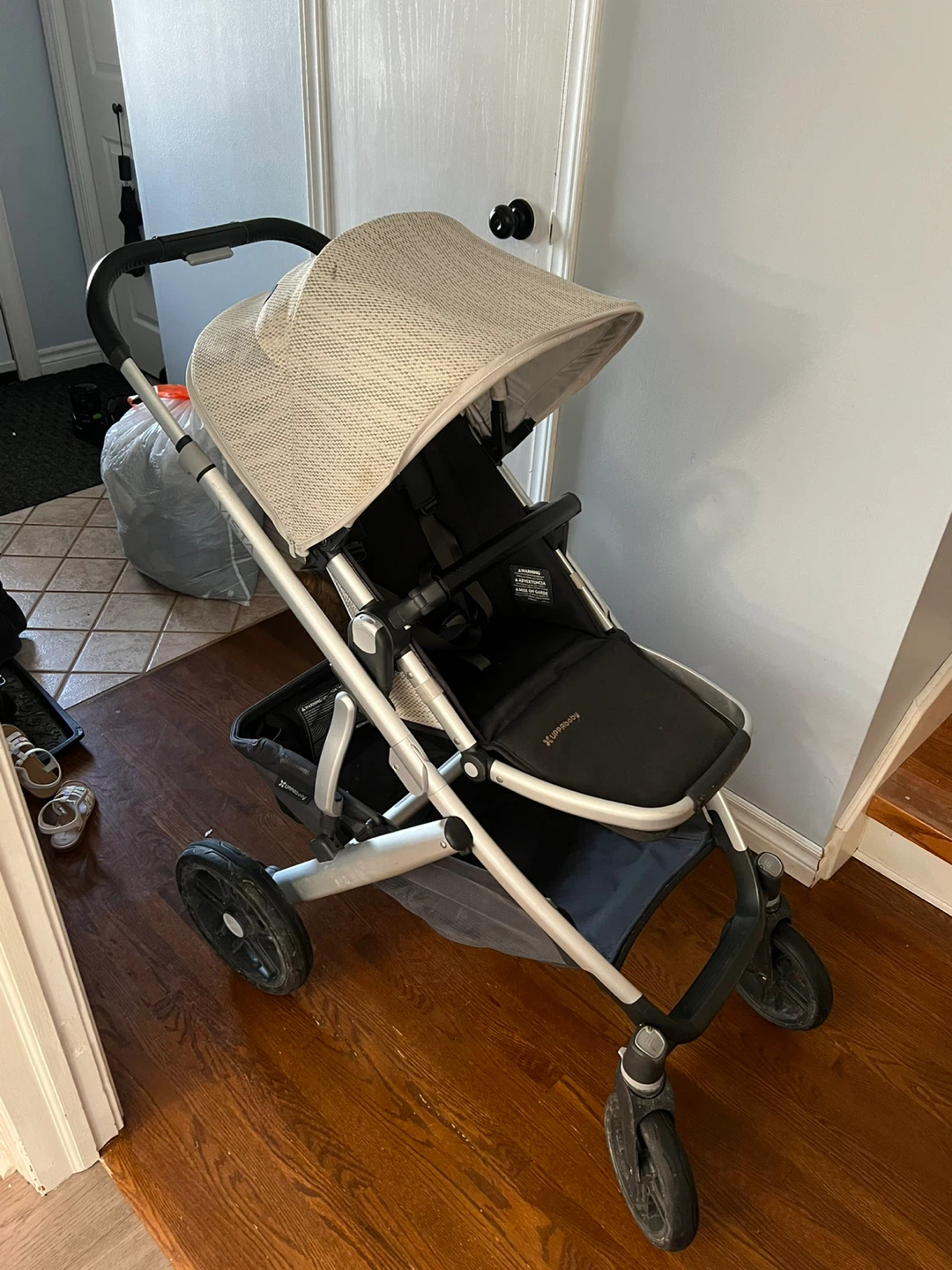 UPPAbaby Vista V2 Stroller with Bassinet and Adapters
