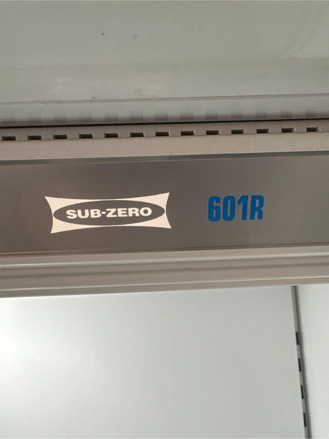 Sub-Zero 601R Refrigerator - photo 4