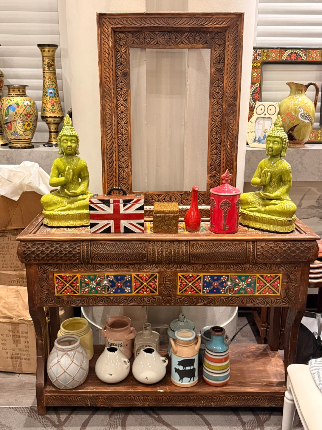 Assorted decorative vases and ceramic pieces - photo 4