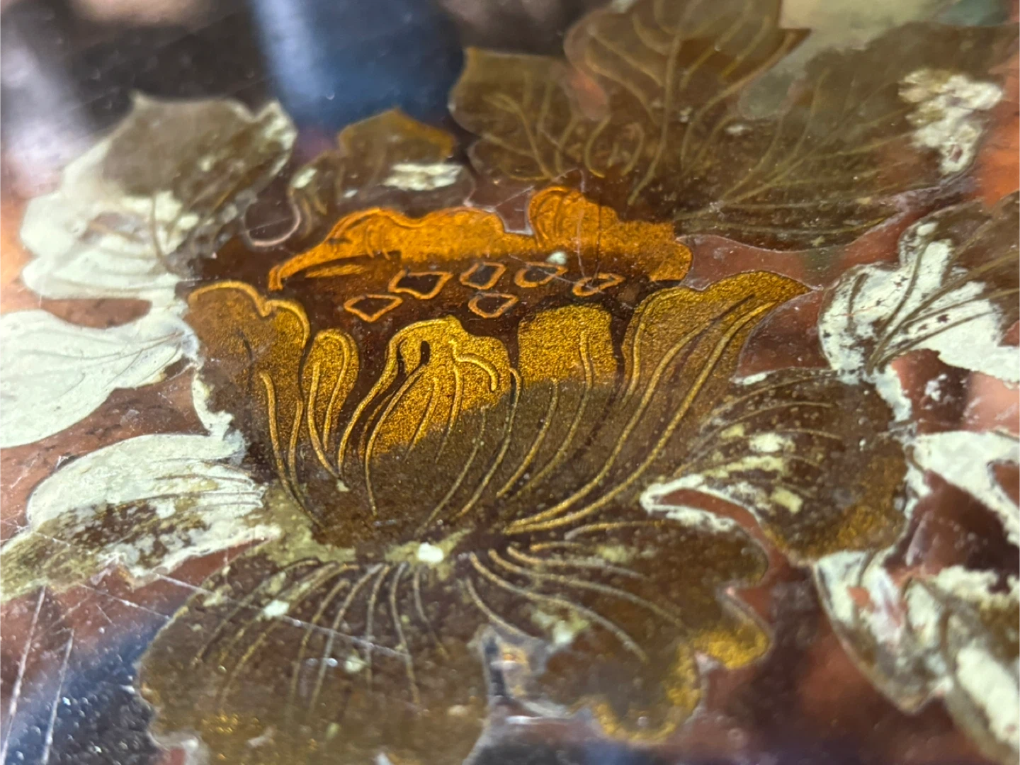 Vintage Hollywood Regency Round Coffee Table Floral Glass Inlay - photo 3