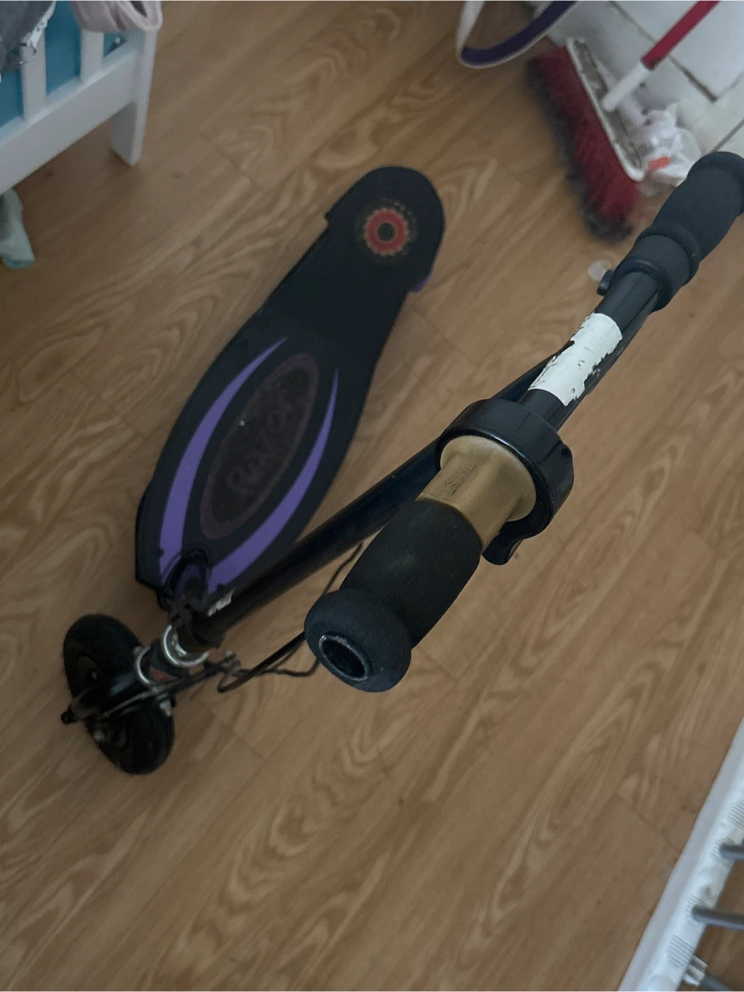 Razor Electric Scooter - photo 3