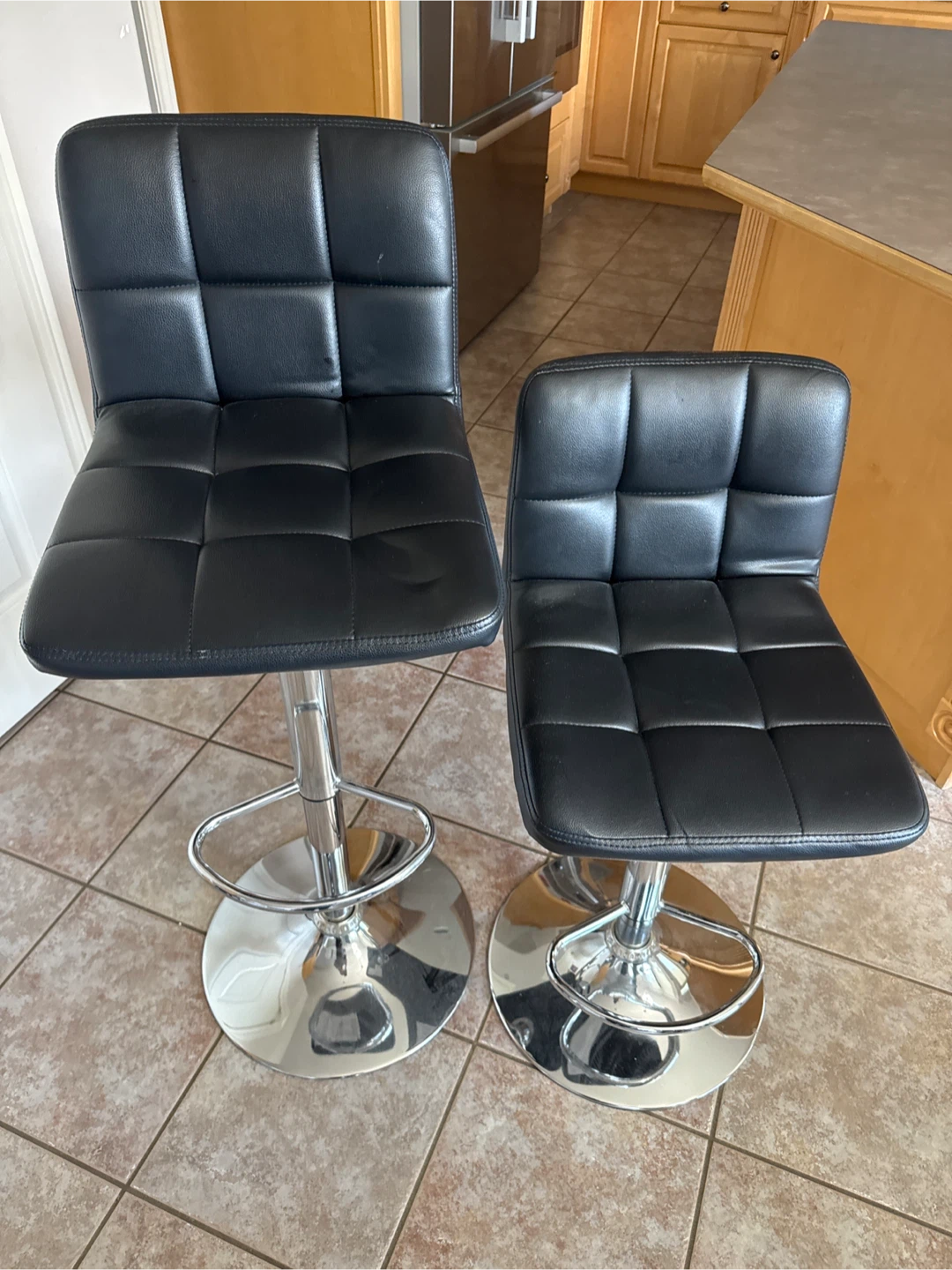 Set of 2 adjustable bar stools. - photo 3