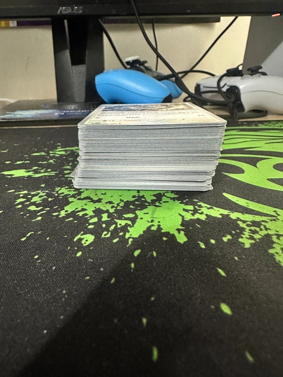 100 Pokémon Cards - photo 2