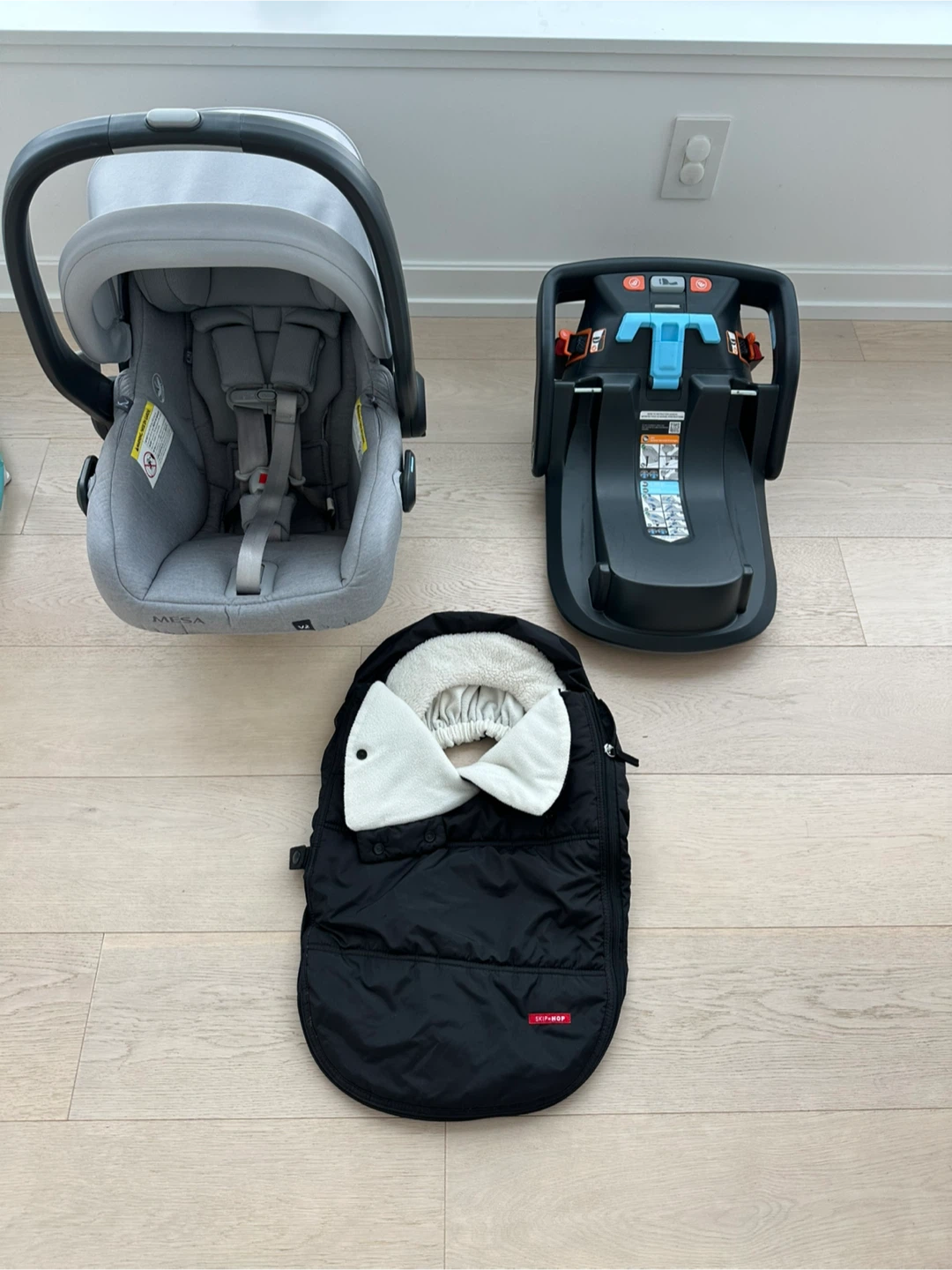 UPPAbaby MESA V2 Infant Car Seat with Base
