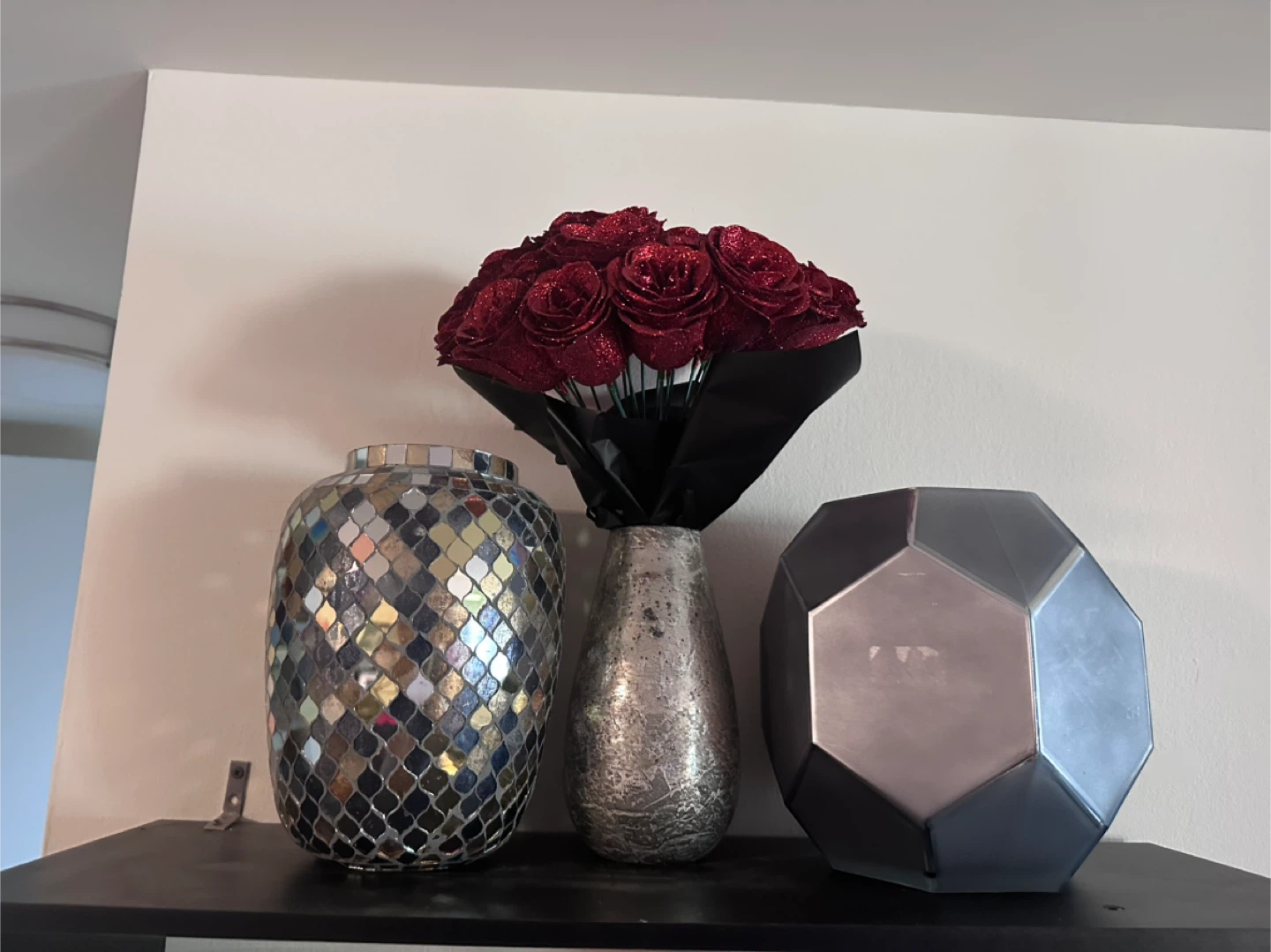 Decorative Vases and Glitter Roses Set