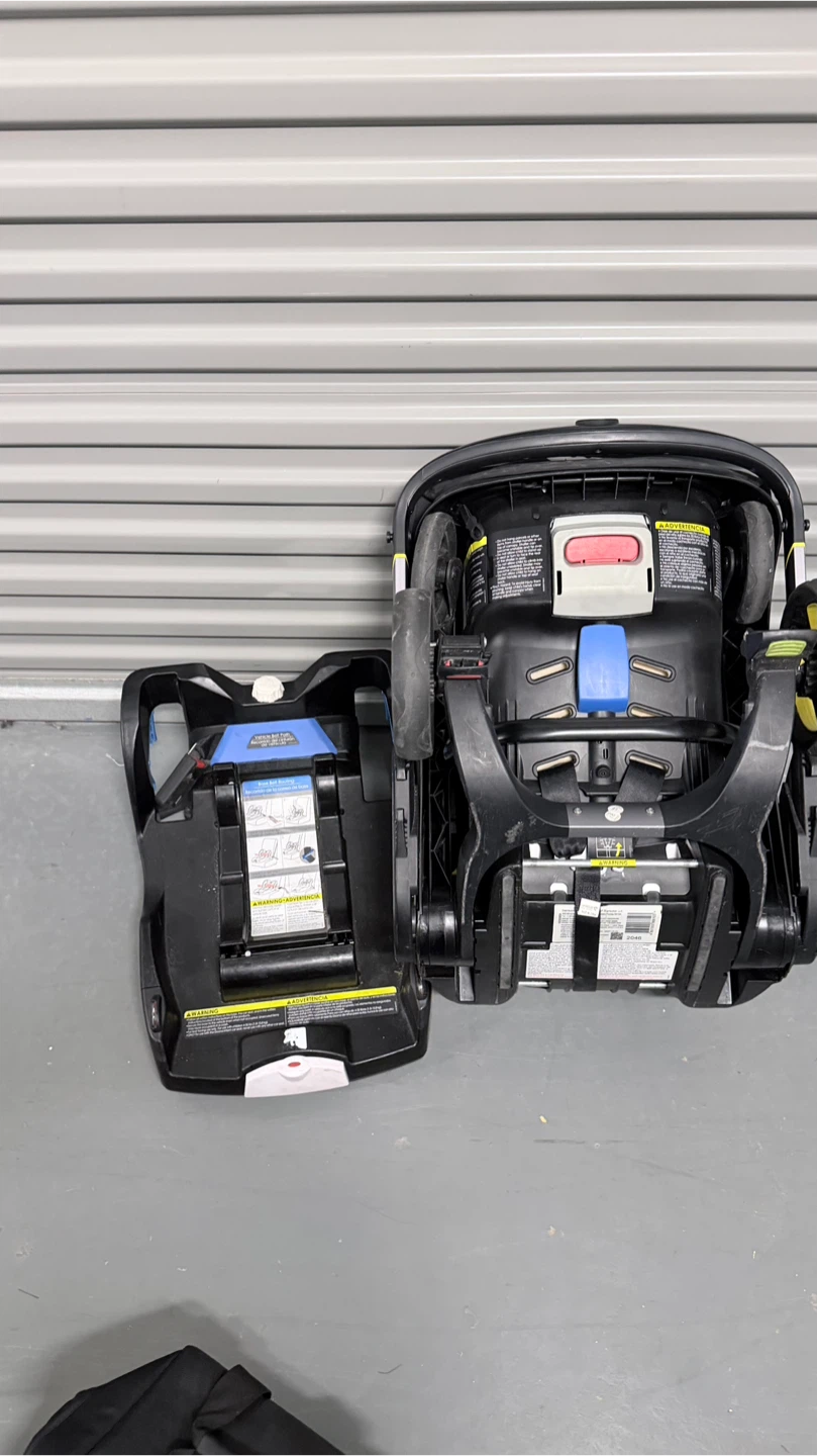 Doona Infant Car Seat and Base - photo 3