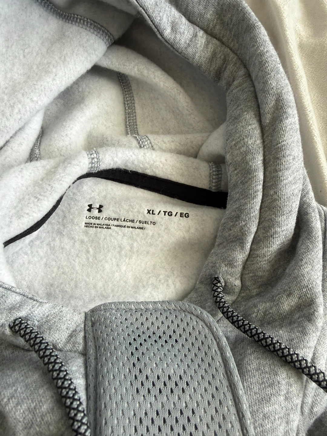 Under Armour Grey Zip Hoodie – Loose Fit XL – Men’s - photo 3