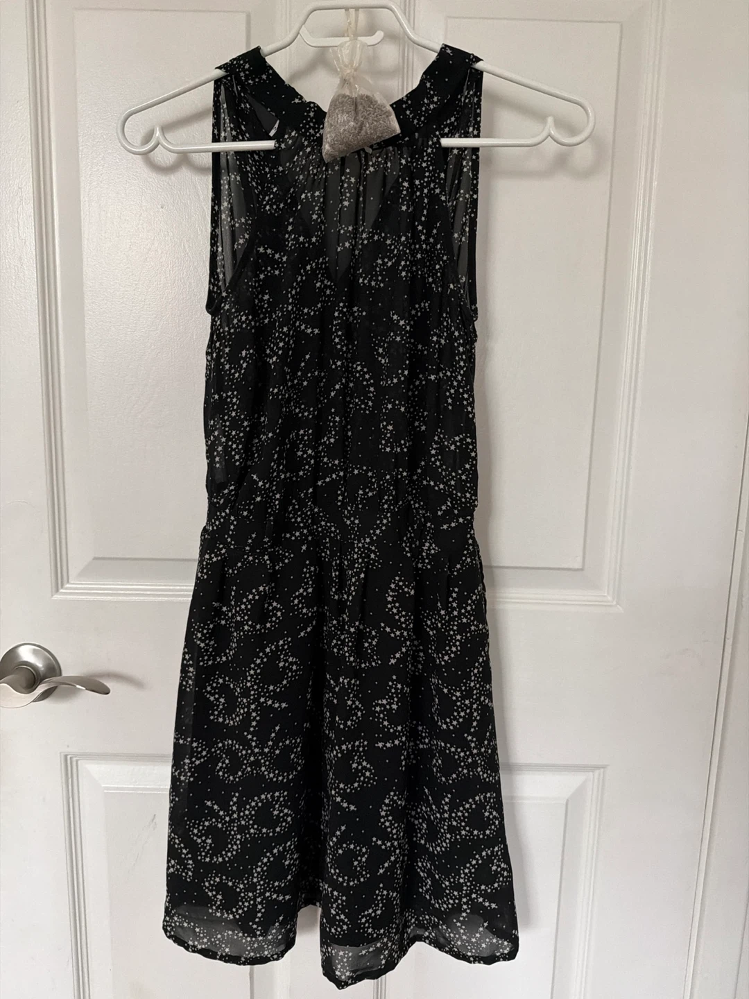Black Star Print Sleeveless Dress 🥕