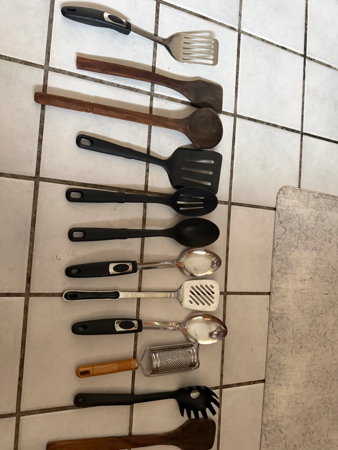 Assorted Kitchen Utensils Set