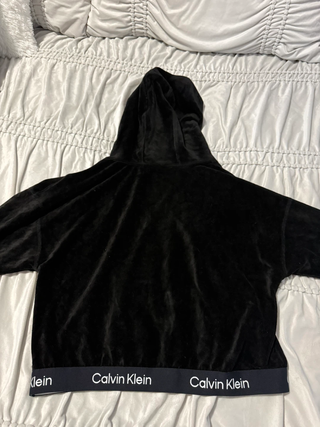 Calvin Klein Black Velour Cropped Hoodie – S/M - photo 3