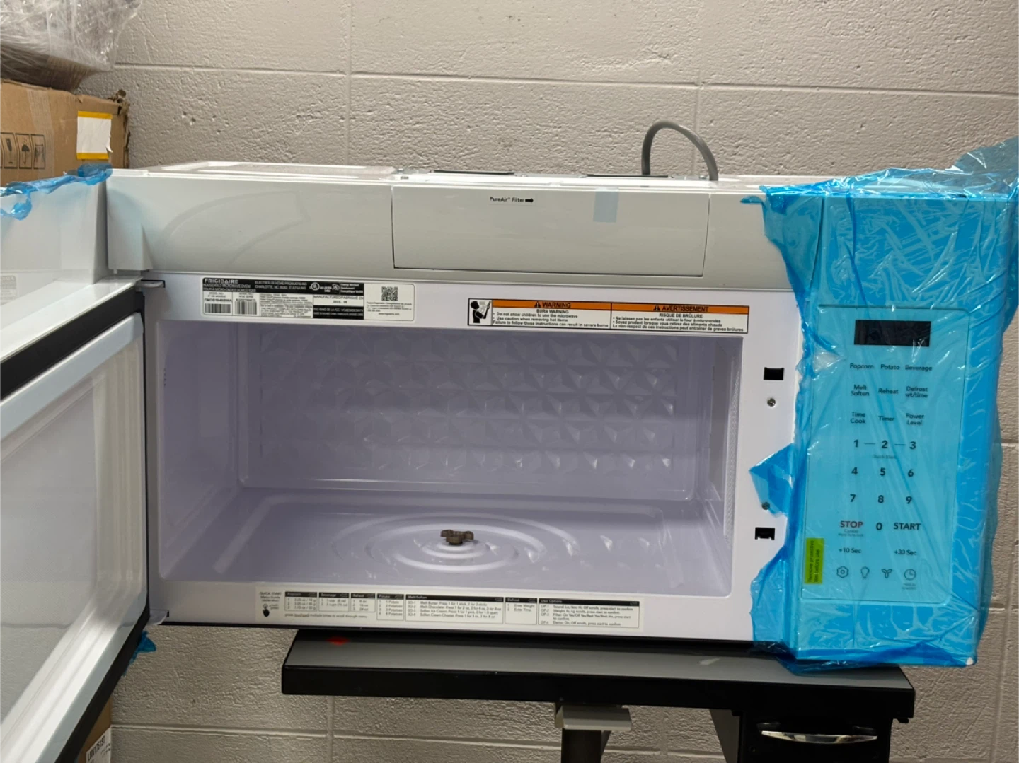 Frigidaire Microwave Oven FMOS1846BW White - photo 5