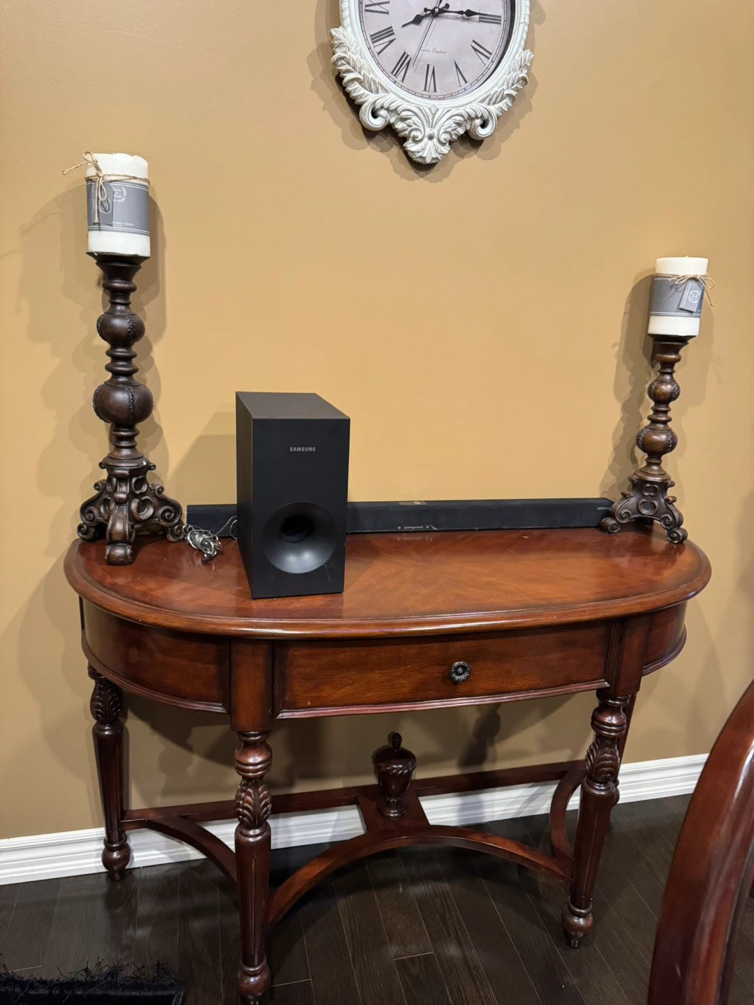 Console table - photo 2