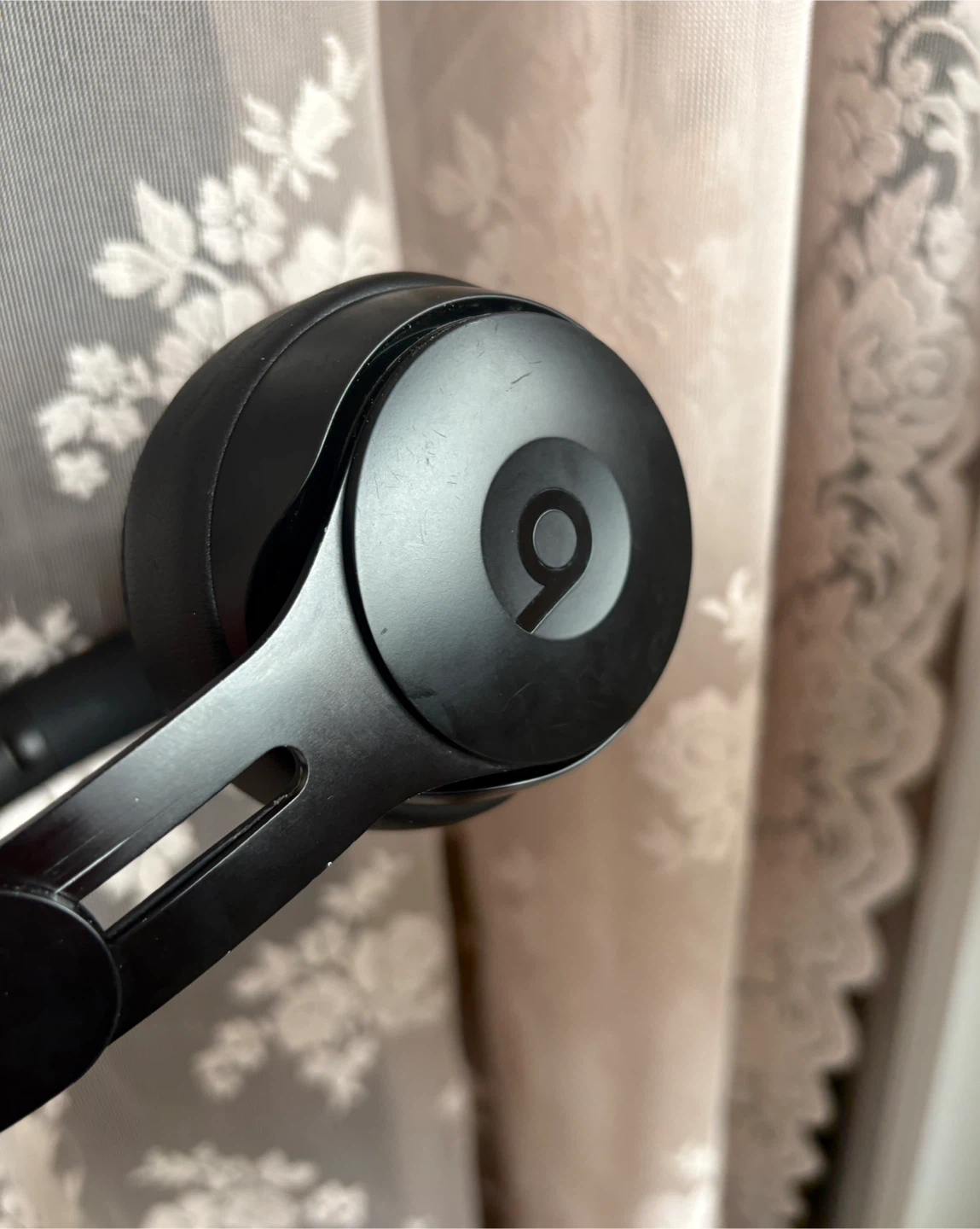 Beats Solo Noise Cancelling Headphones 🥕 - photo 3