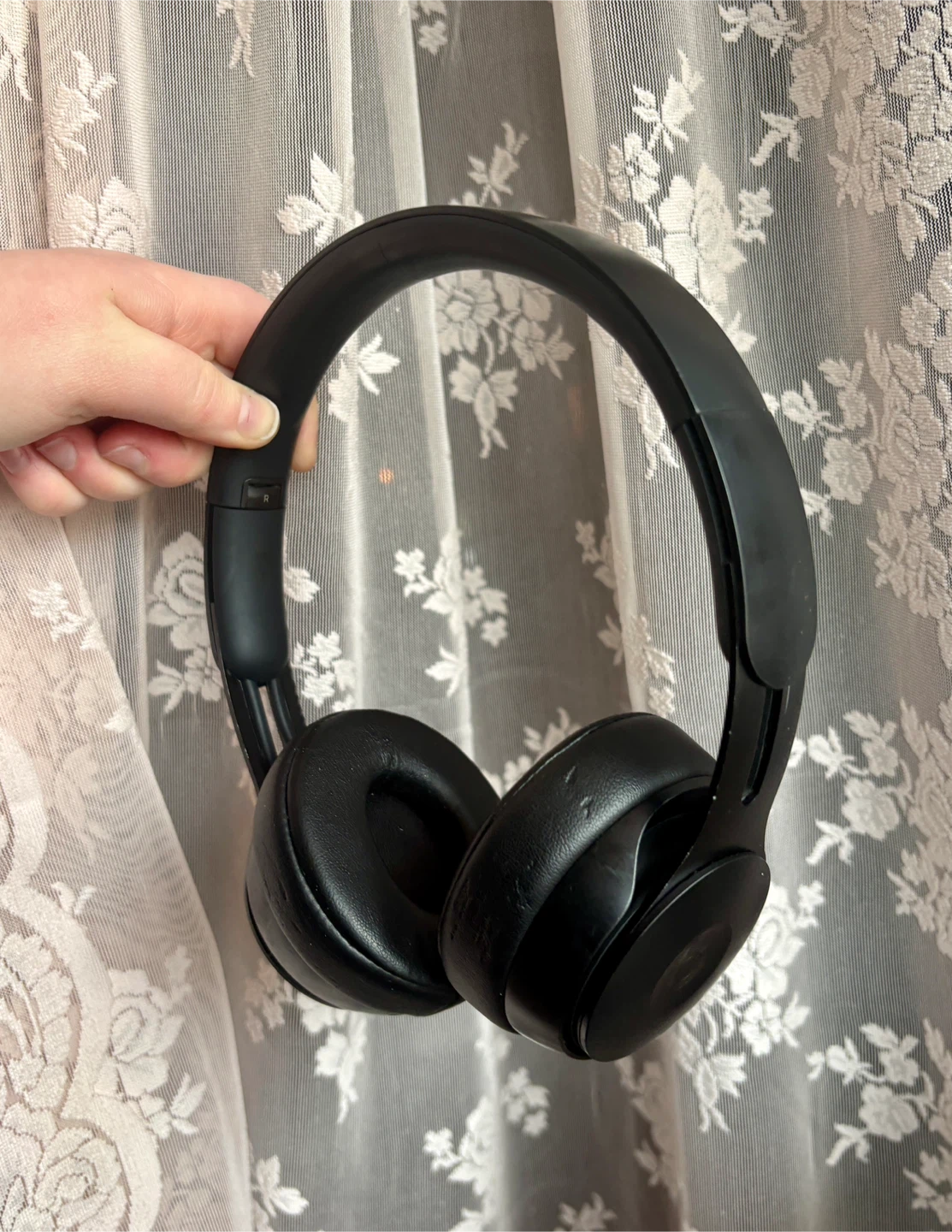 Beats Solo Noise Cancelling Headphones 🥕 - photo 2