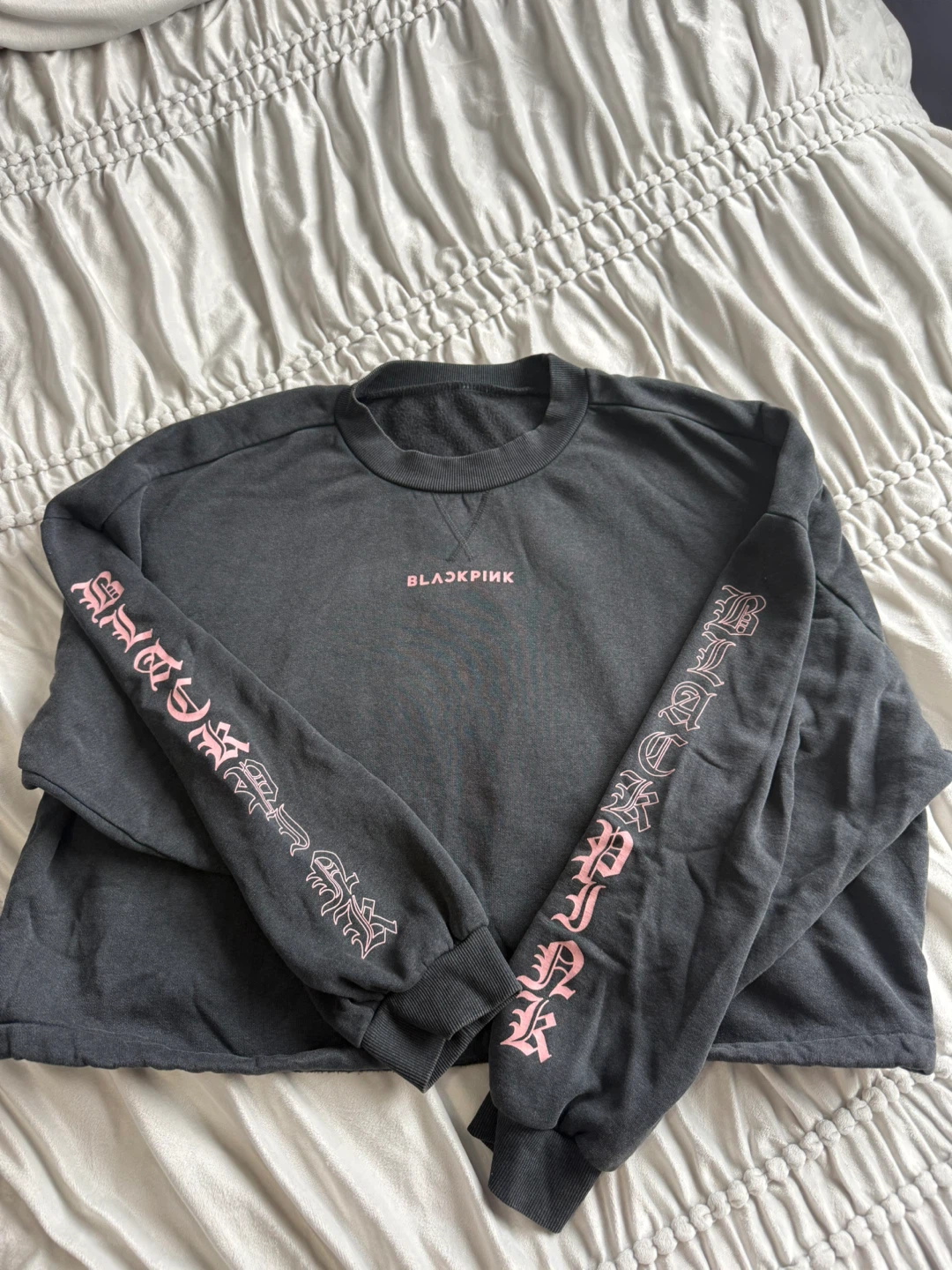 BLACKPINK Cropped Crewneck Charcoal Grey Graphic Sweatshirt