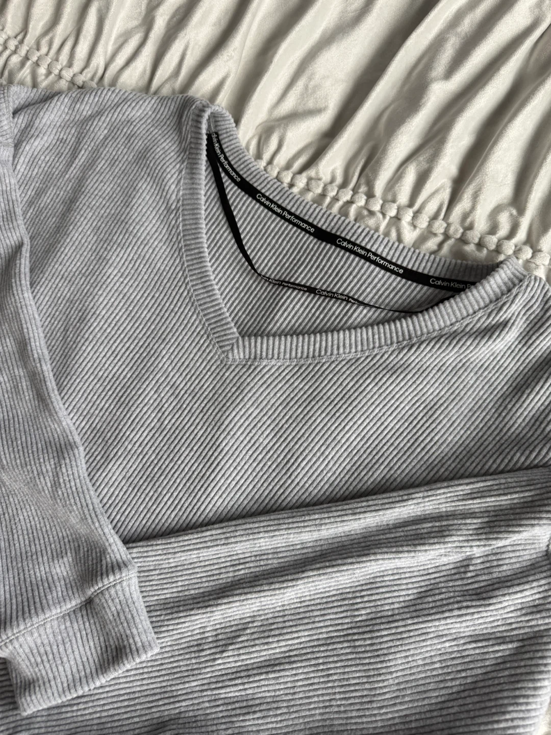 Calvin Klein Performance Ribbed Long Sleeve Top Grey V-Neck - photo 2