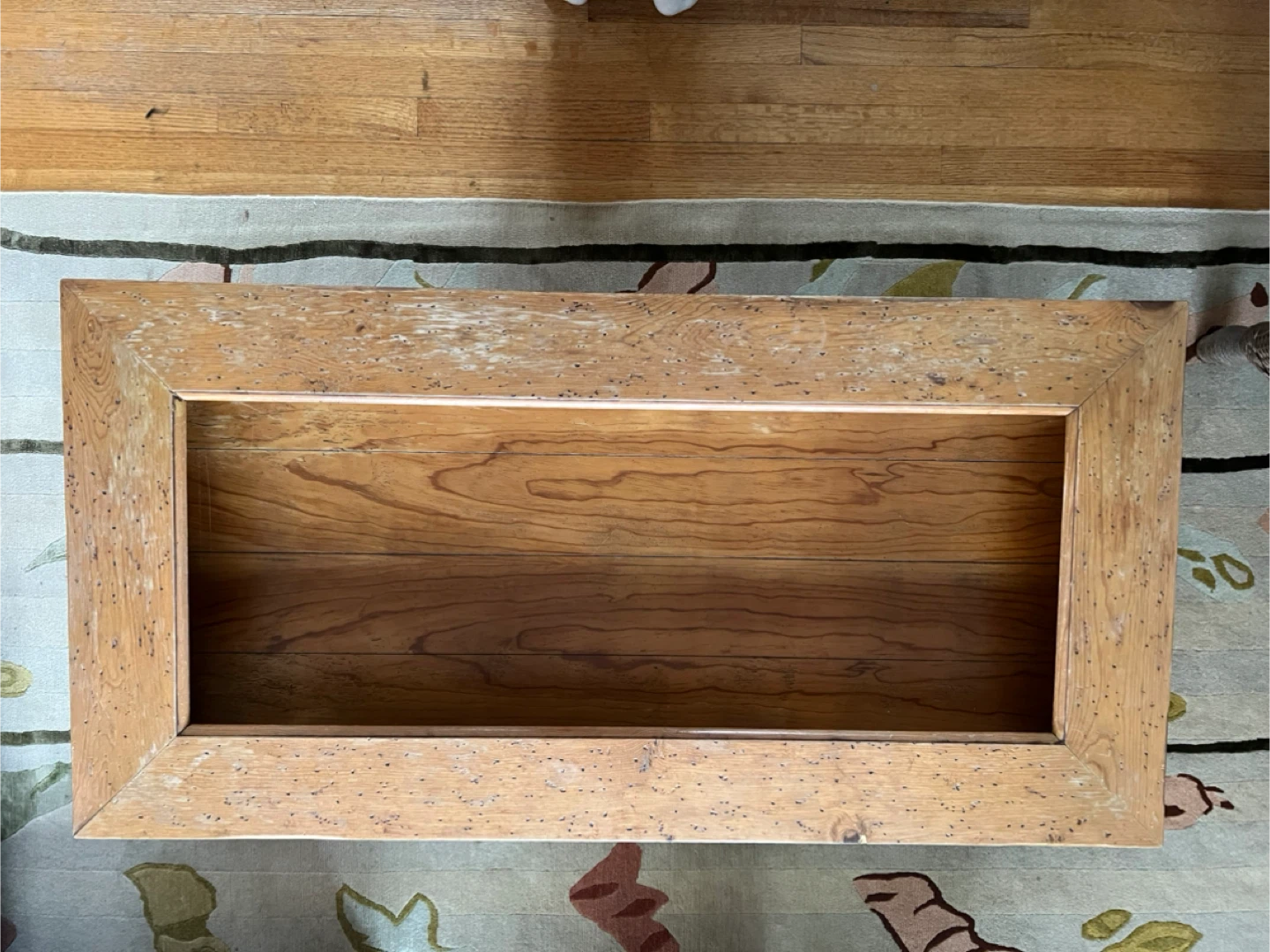 Wooden Coffee Table with Metal Legs 🥕