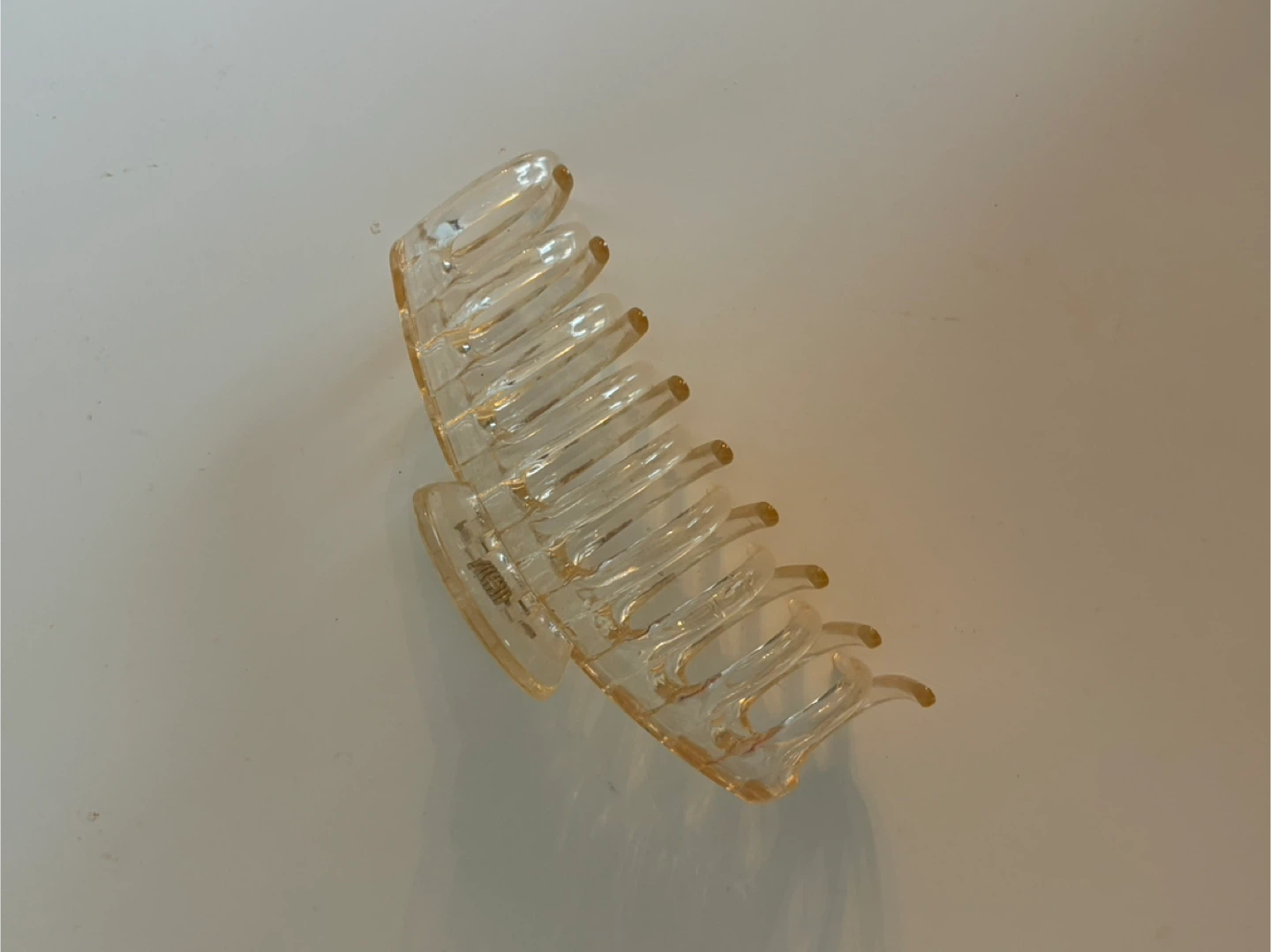 Clear plastic claw clip