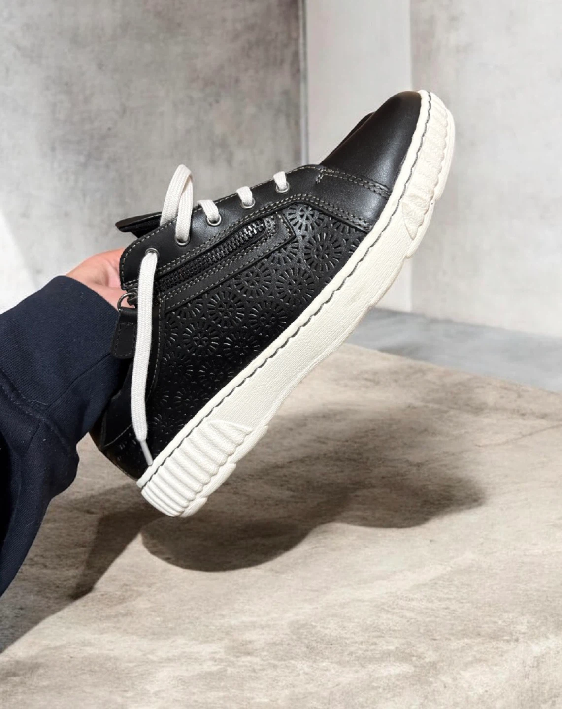 Clarks Women's Black Leather Zip-Up Sneakers - photo 4