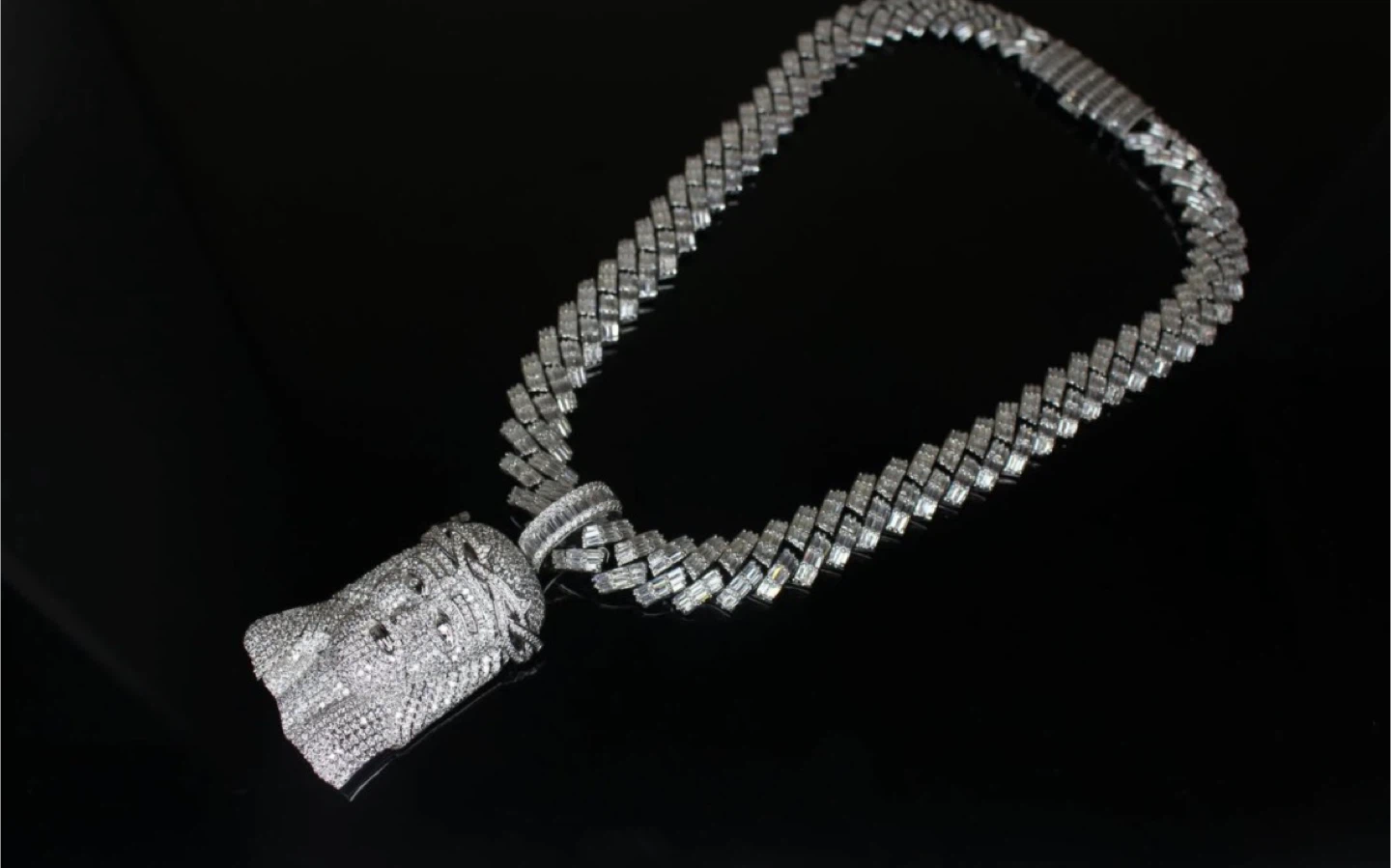 Jesus pendant - photo 2
