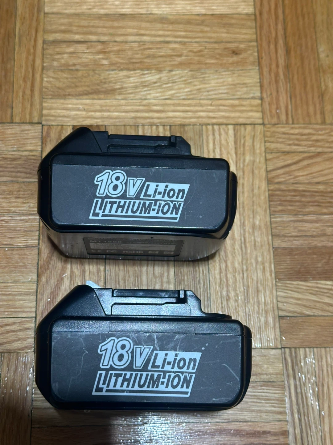 2 MT1880 Rechargeable Lithium-Ion Batteries - 18V