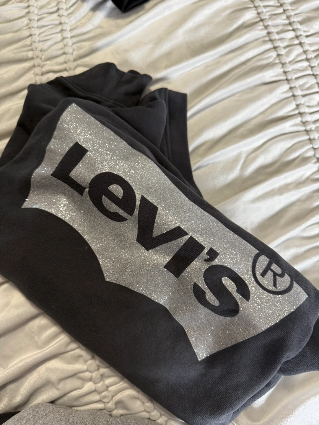 Levi’s Black Cropped Glitter Logo Crewneck Sweatshirt Size M - photo 4