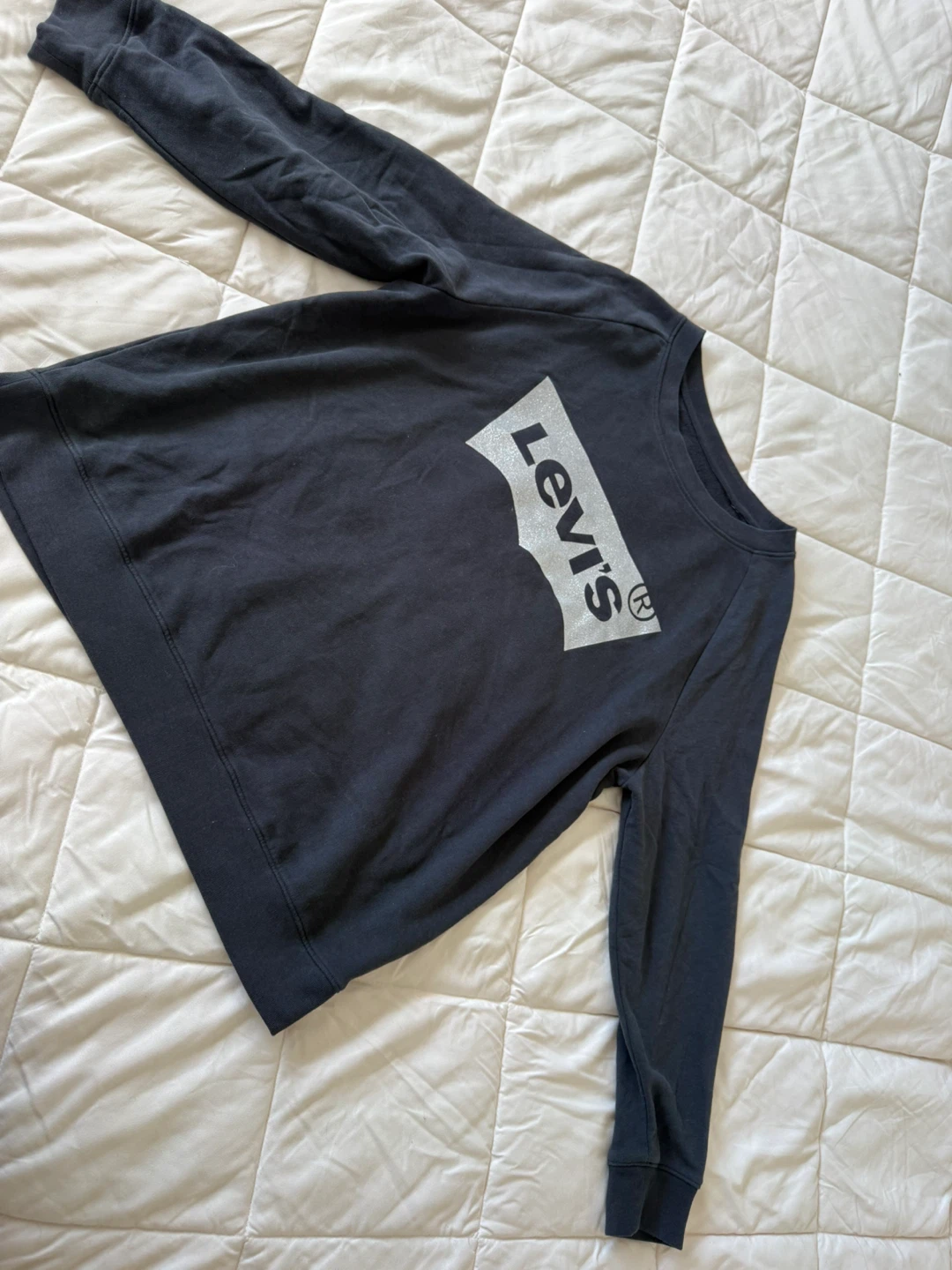 Levi’s Black Cropped Glitter Logo Crewneck Sweatshirt Size M - photo 2