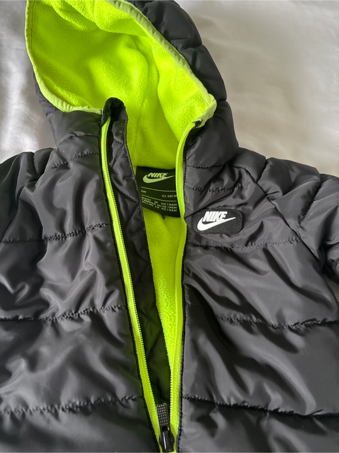 Nike Baby Snowsuit 6 months Black/Neon Yellow Size 6-9M - photo 2