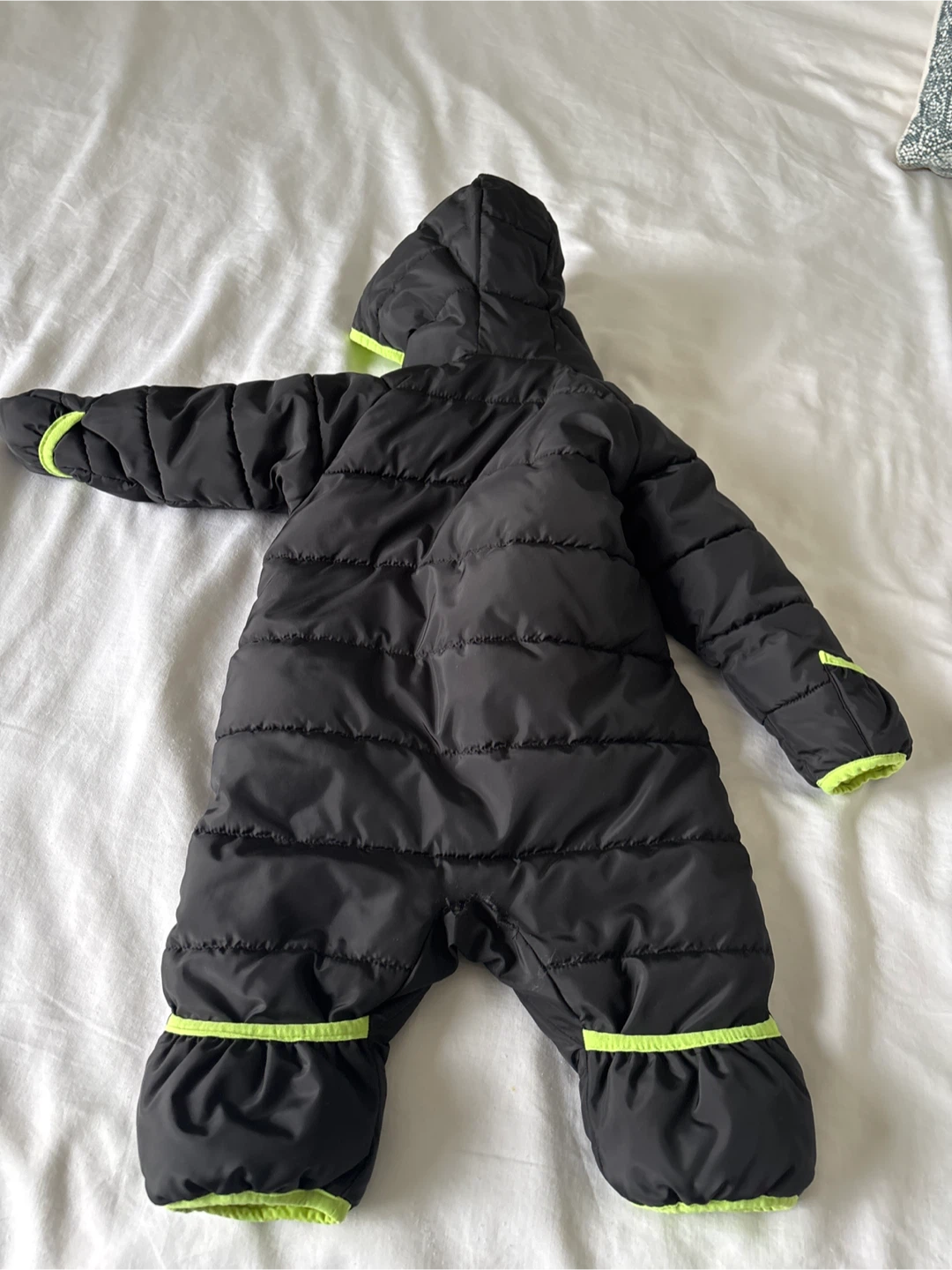 Nike Baby Snowsuit 6 months Black/Neon Yellow Size 6-9M - photo 4