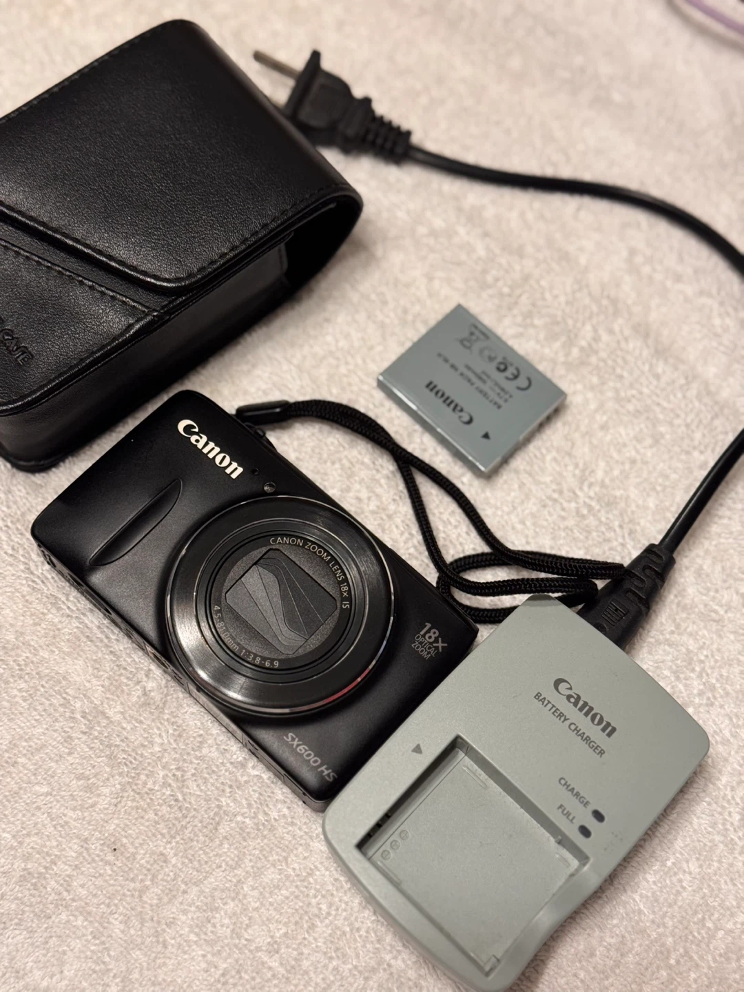 Canon PowerShot SX600 HS Digital Camera with 18x Optical Zoom
