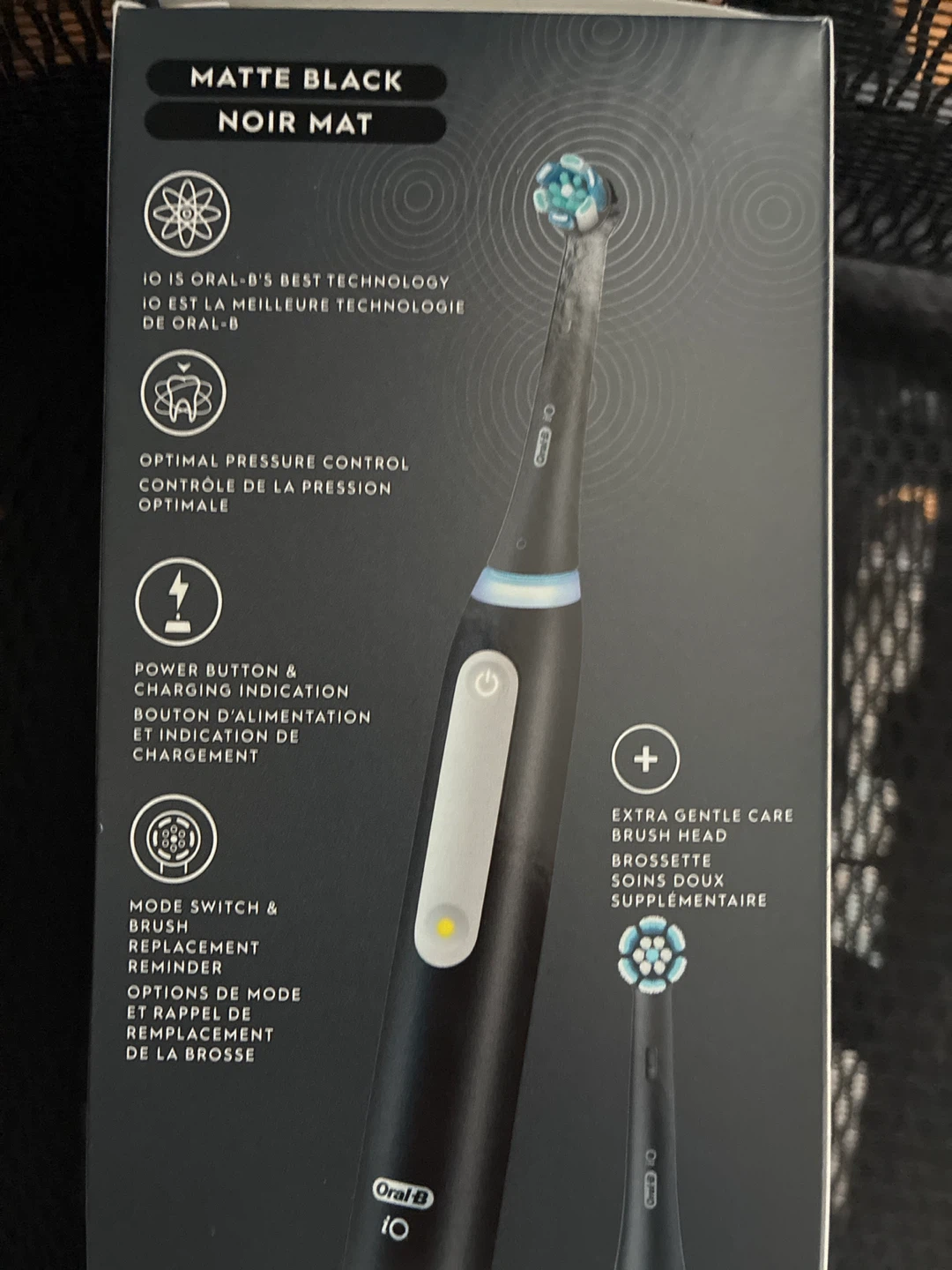 Oral-B iO Series 3 Limited Rechargeable Toothbrush - Matte Black - photo 3