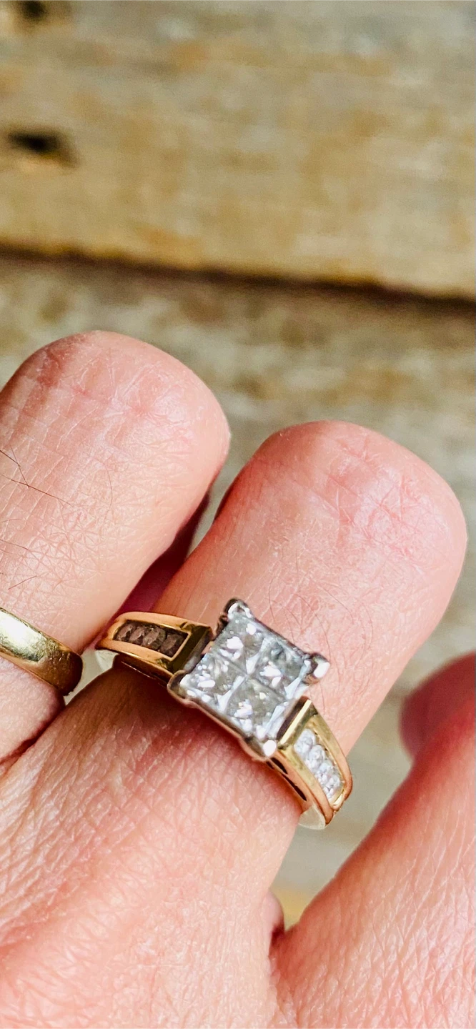 💍 14k Diamond Cluster Ring – Princess Cut