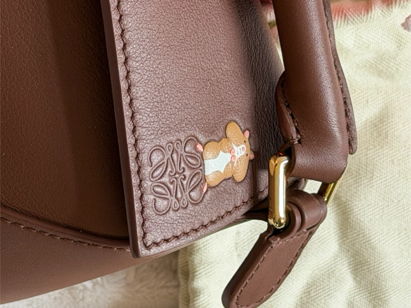 LOEWE Brown Leather Puzzle Mini Bag with Hamster Charm - photo 2