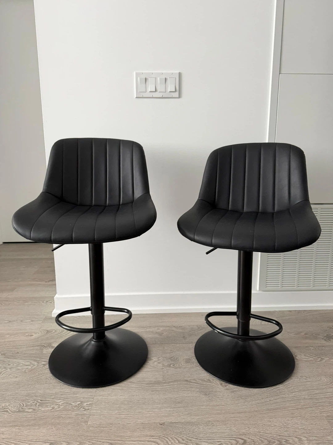 Chairs bar