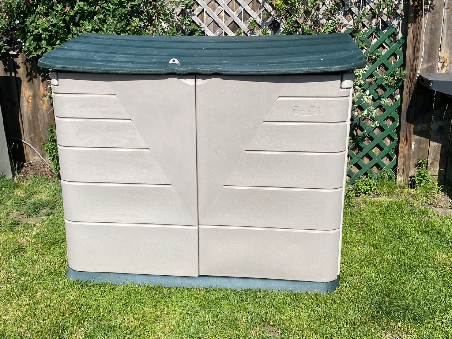 Rubbermaid Storage Shed - photo 3